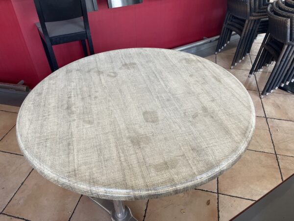 Table terrasse restaurant ronde