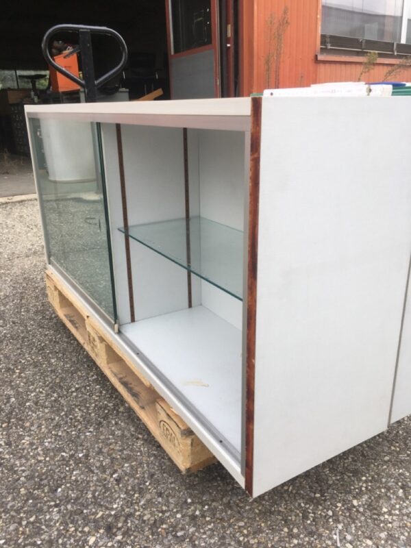 Meuble bas à portes coulissantes – Image 2