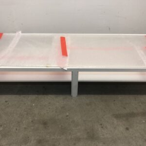 Table basse d’exposition