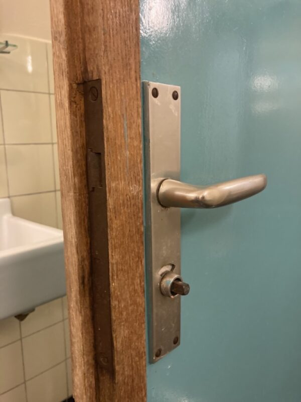 Panneau de porte bleu ciel – Image 2