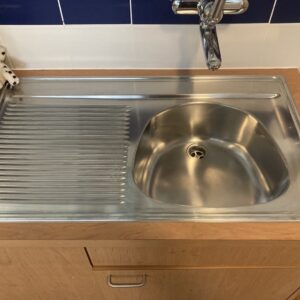 Évier inox avec égouttoir