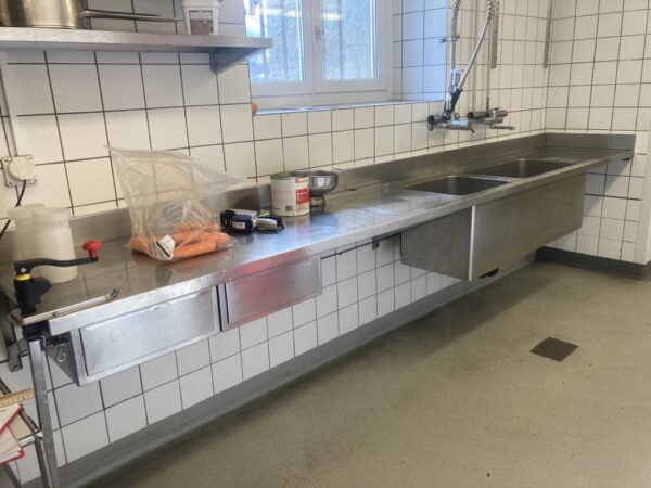 Plan de travail inox suspendu