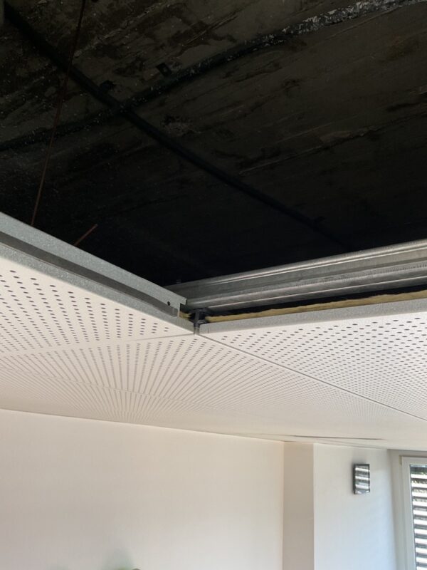 Faux-plafond métallique perforé – Image 3