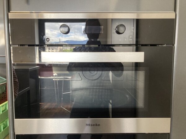 Four microondes Miele M6262