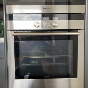 Four encastrable Siemens HTHB 75