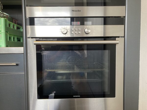 Four encastrable Siemens HTHB 75