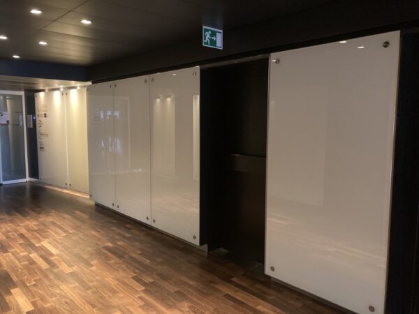 Parement intérieur en verre