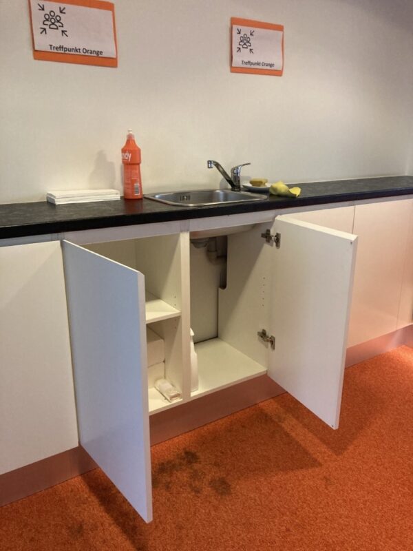 Meuble comptoir étroit avec lavabo – Image 2