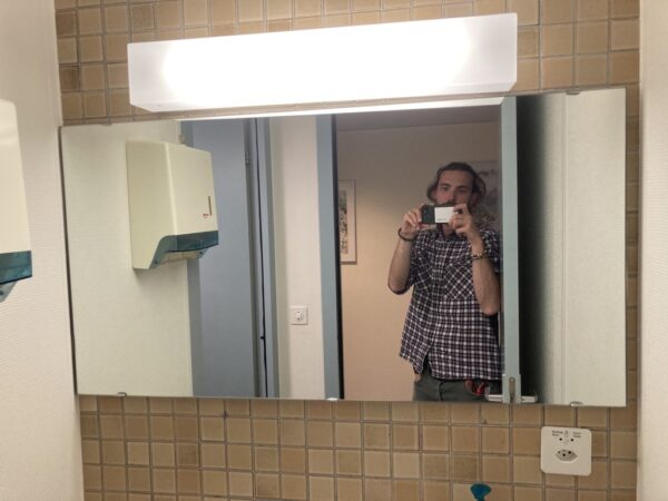 Miroir horizontal