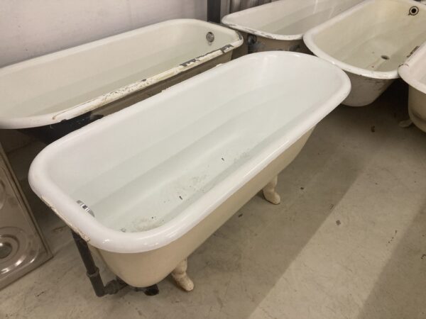Baignoire en fonte à rénover