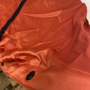 Rideau rouge satin