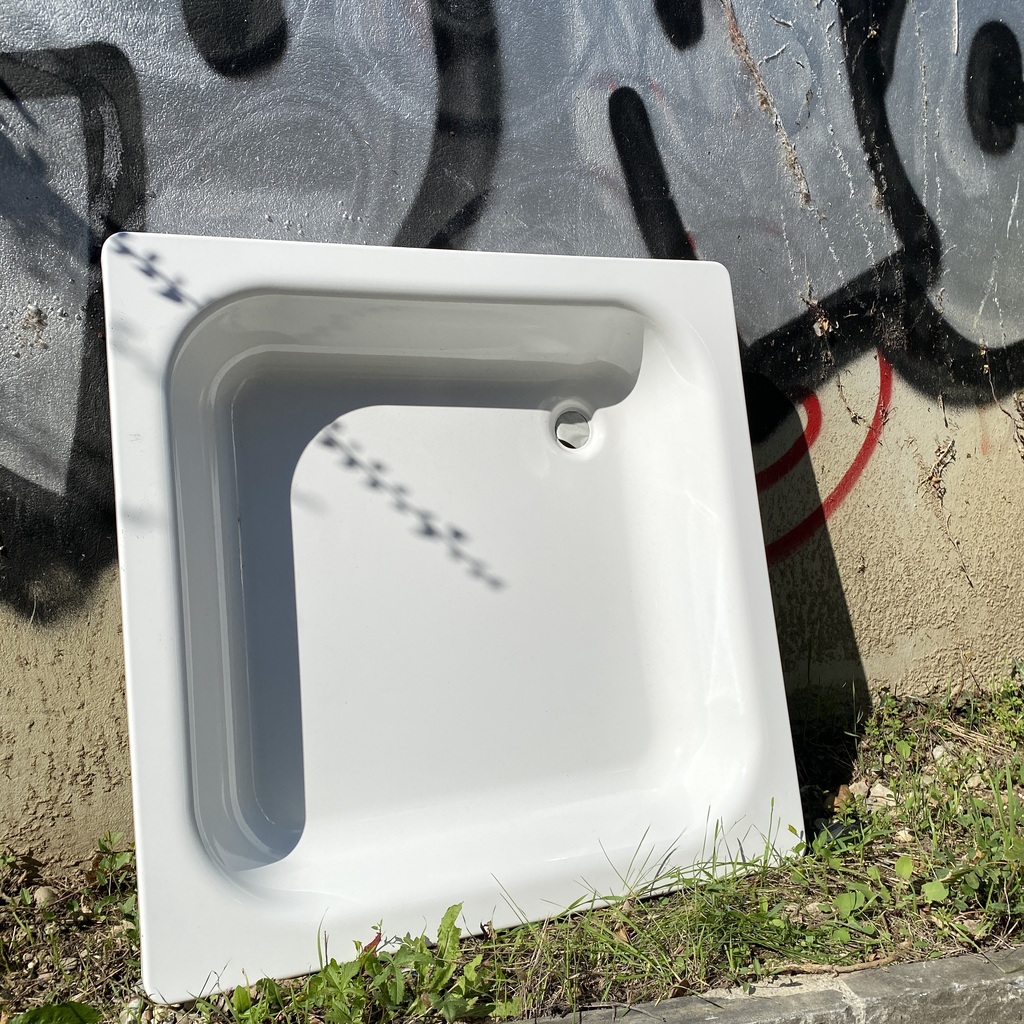 Bac de douche en tôle émaillée