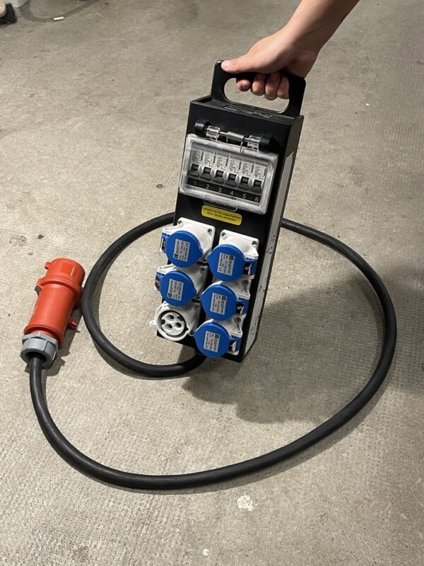 Distributeur électrique triphasé 32a