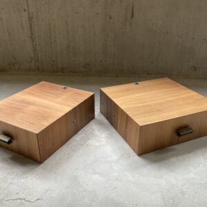 Chevet mural finition noyer