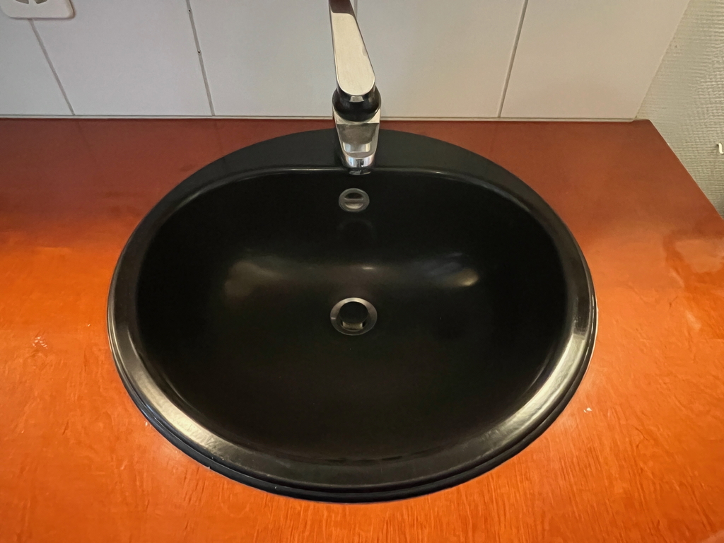 Meuble de sdb avec évier/vasque double et mitigeurs – Image 2