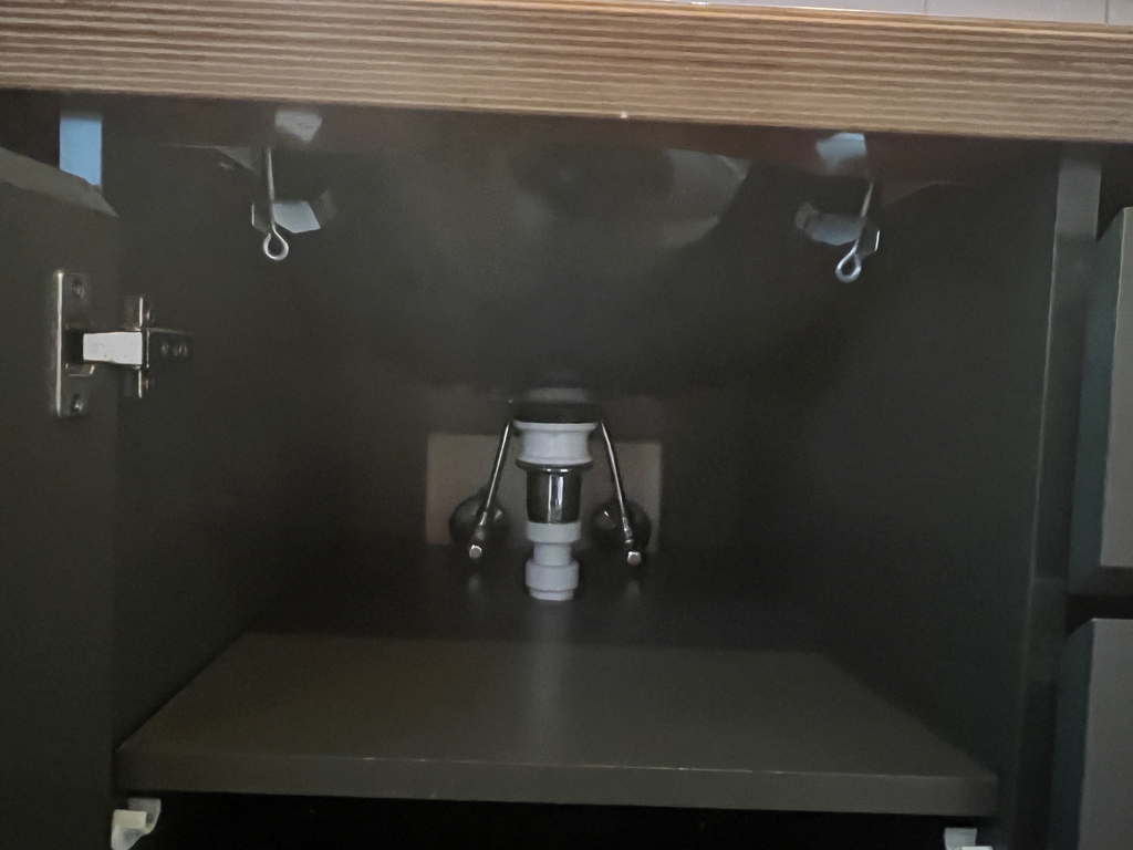 Meuble de sdb avec évier/vasque double et mitigeurs – Image 3