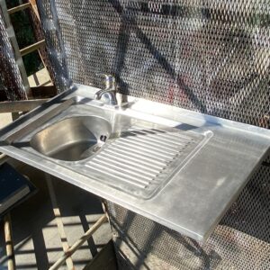 Evier inox a poser avec robinetterie