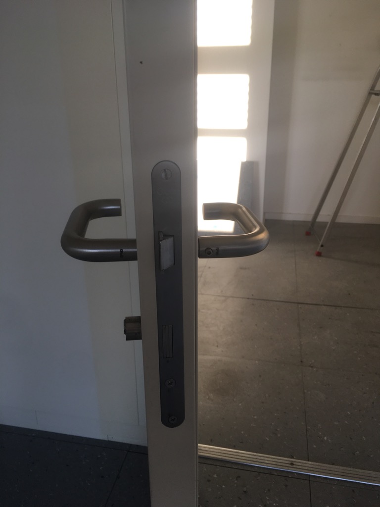 Poignée de porte Glutz ronde – Image 2