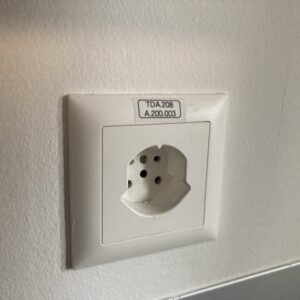 Prise encastrée européenne