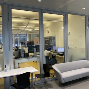 Grande double porte vitrée