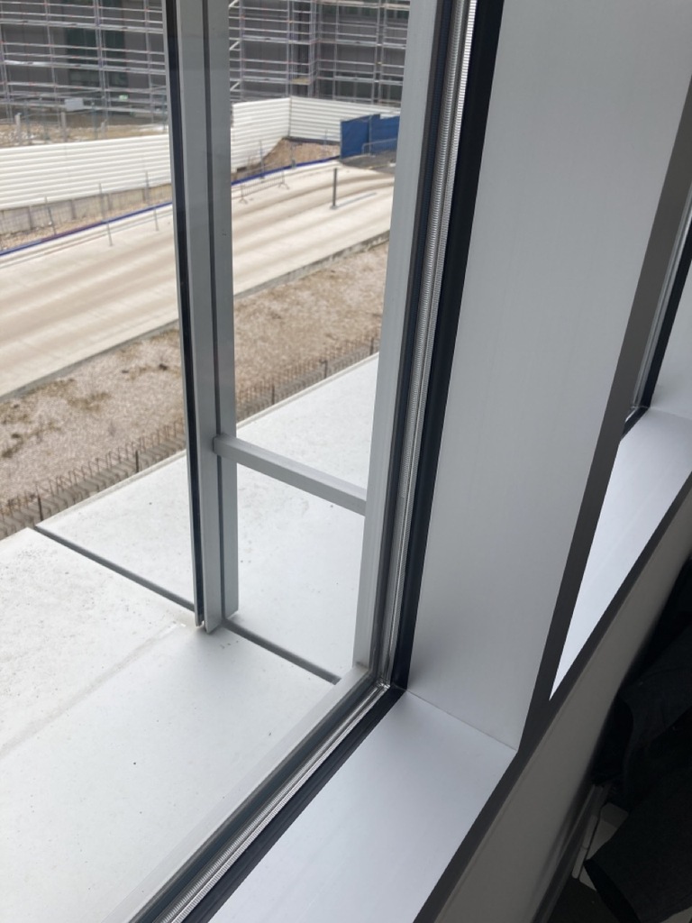 Fenêtre asymétrique fixe – Image 2