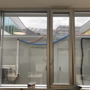 Fenêtre asymétrique avec ouvrant toute hauteur