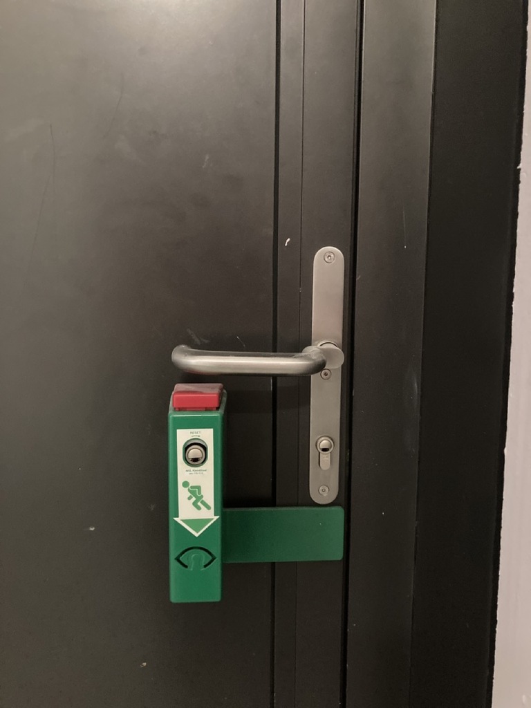 Porte sortie secours simple – Image 3