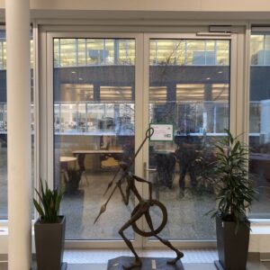 Porte double extérieur grande sur couloir