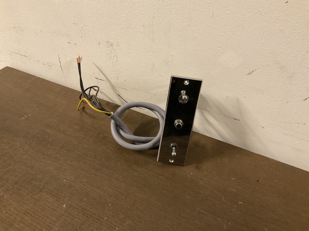 Interrupteur chromé