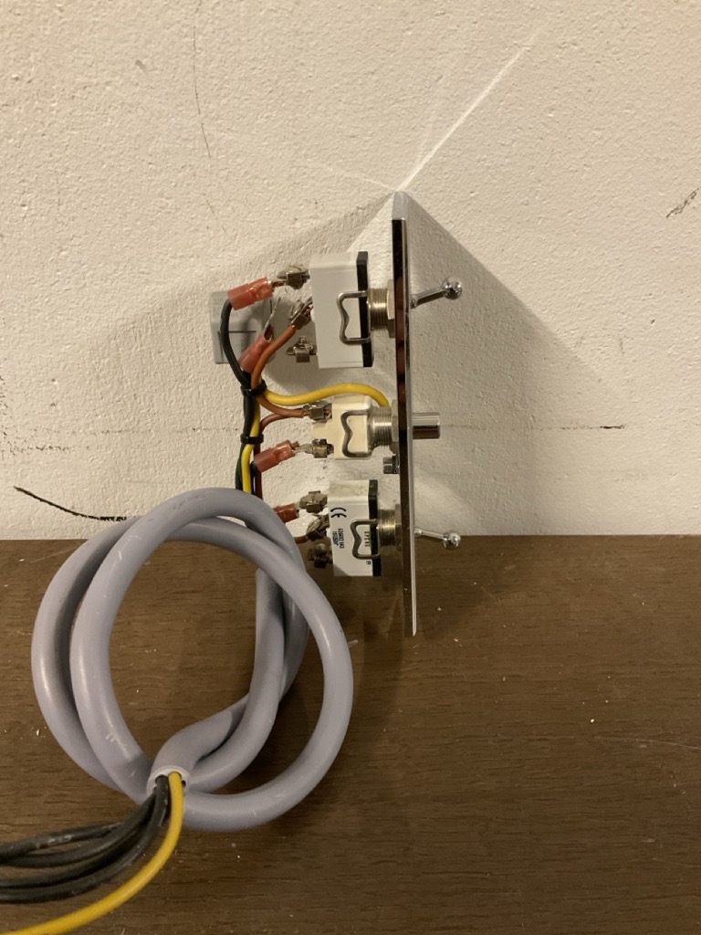 Interrupteur chromé – Image 3