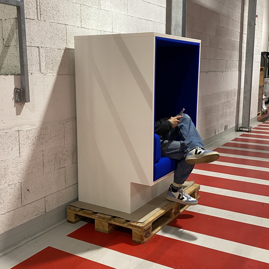 Horreds MUTE ARMCHAIR BLEU KLEIN – Image 2