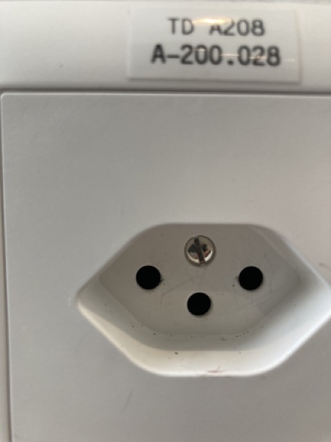 Prise encastrée Suisse – Image 3