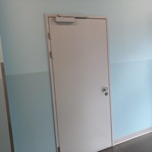 Porte battant simple ouv. int. D