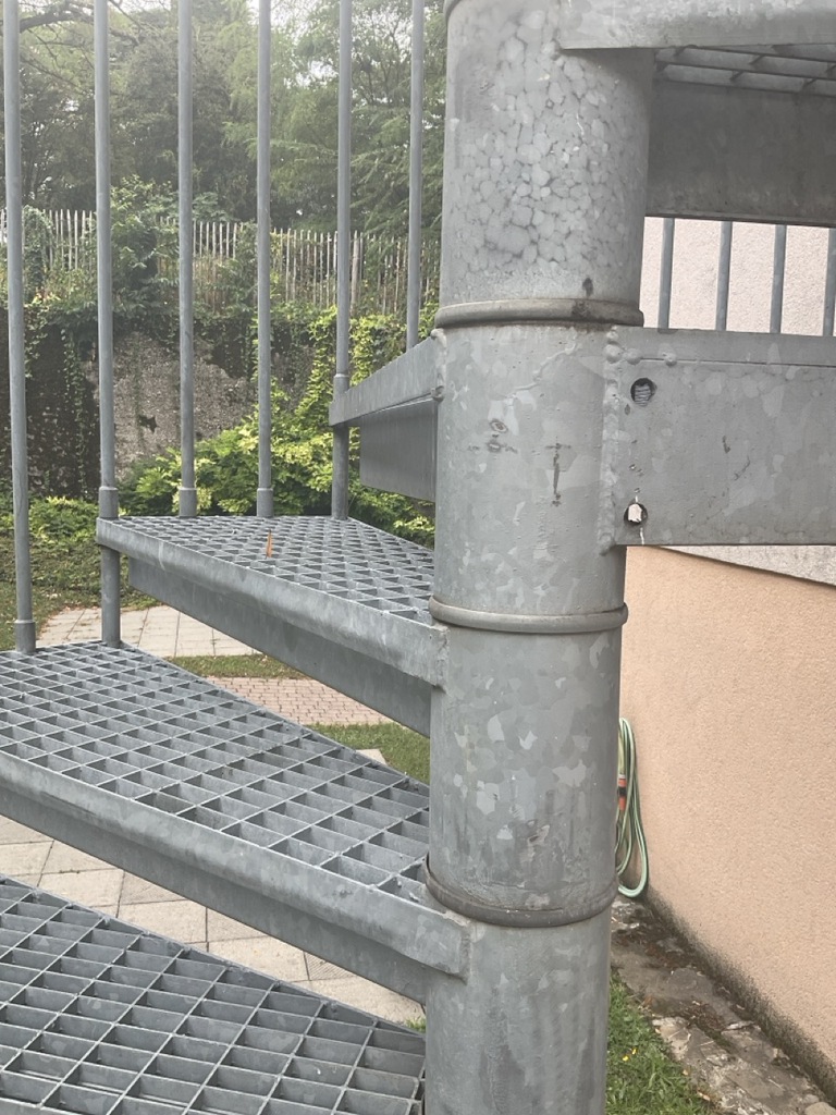 Escaliers métalliques à colimaçon n°62 – Image 2