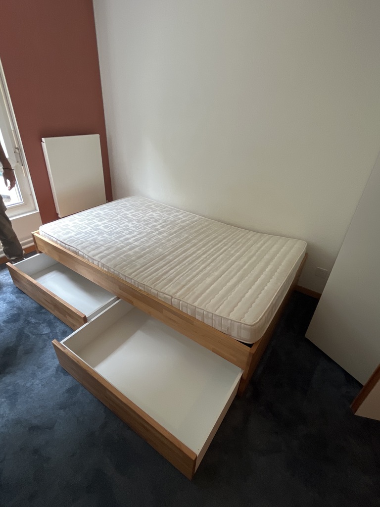 Lit en bois avec rangements – Image 2