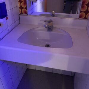 Lavabo encastré sur support mélaminé