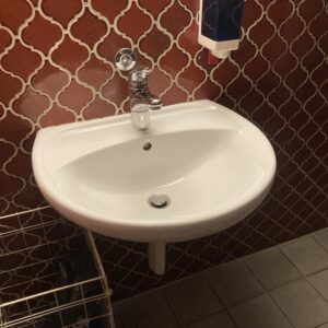 Lavabo demi-circulaire