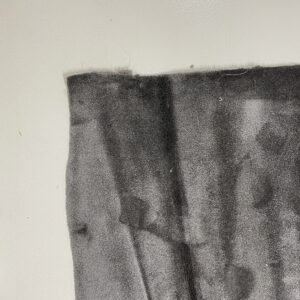 Moquette épaisse couleur gris foncé