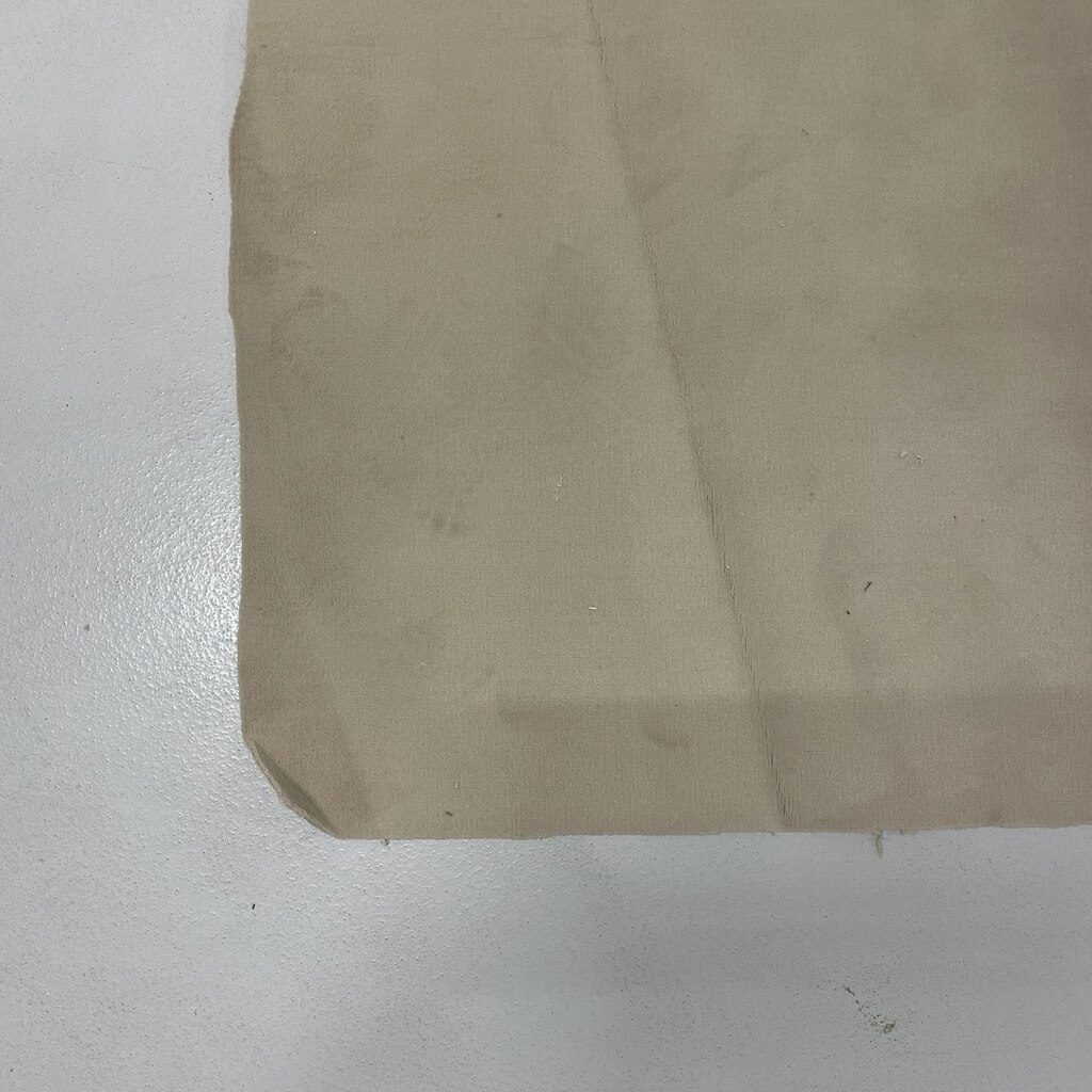 Moquette fine couleur crème