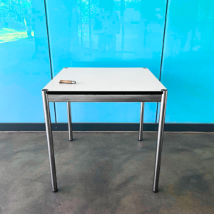 Table USM Haller 75x75cm