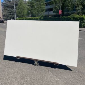 Cimaise de théâtre blanche