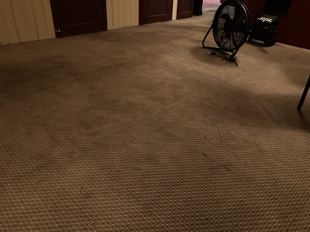 Moquette en dalle à motifs