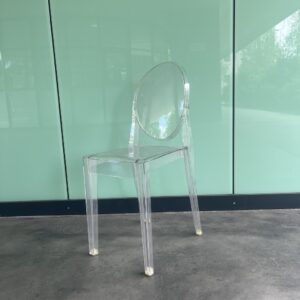 Chaise design en plexi transparent TOLGA