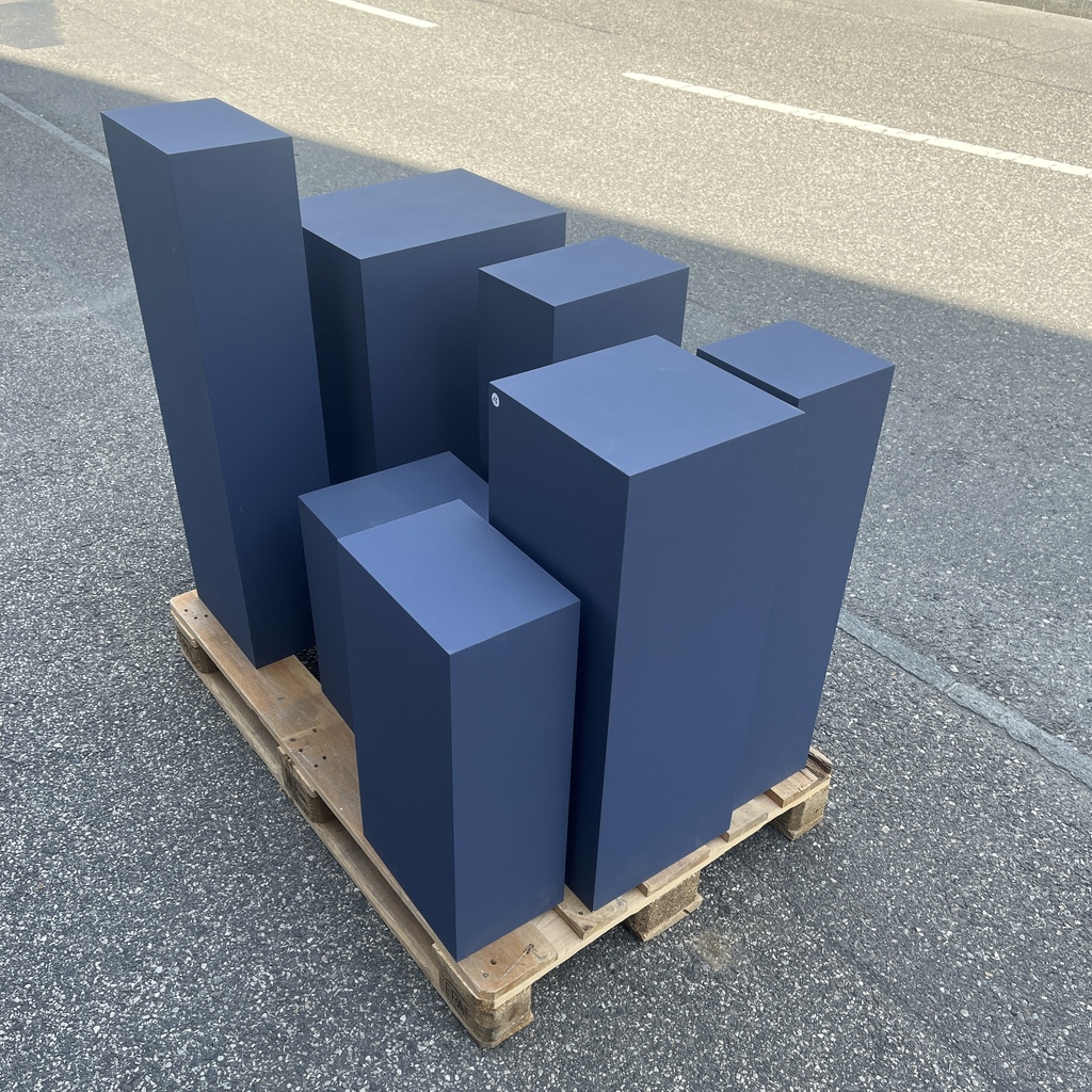 Socle d'exposition bleuet 20x20x80