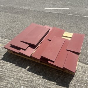 Socle d'exposition bordeaux 60x25