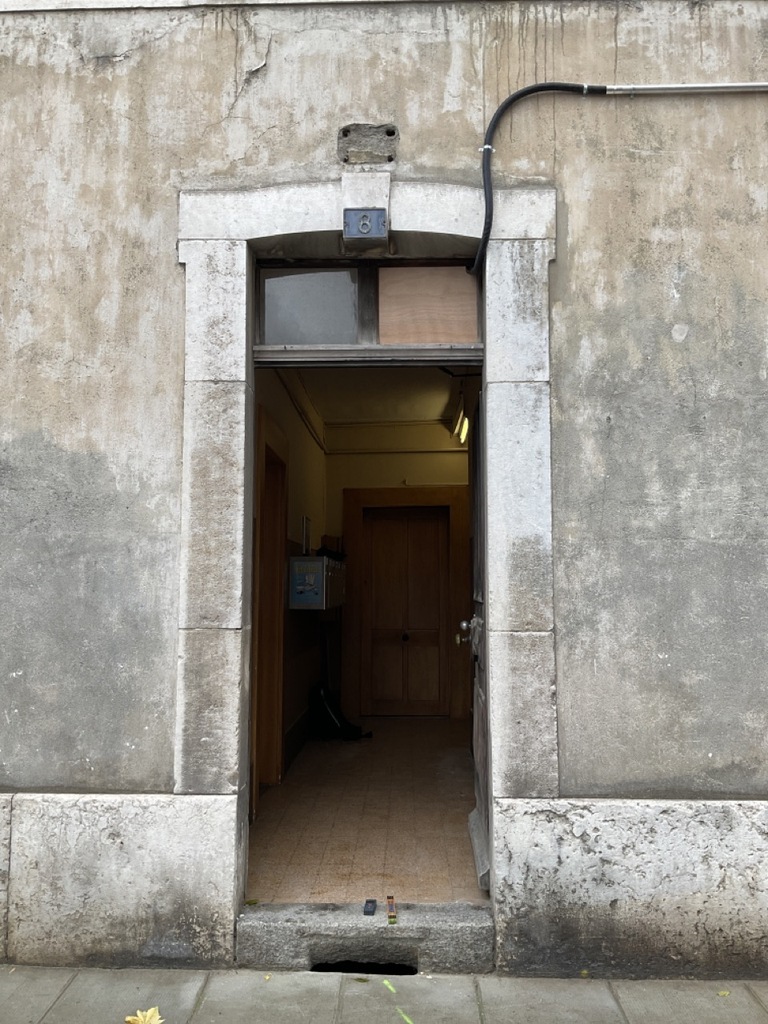 Encadrement porte entrée
