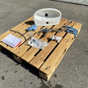 Kit petit lavabo suspendu Laufen et robinetterie