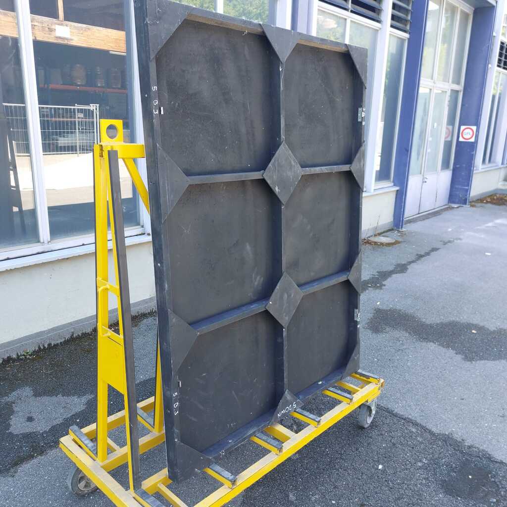 Cimaise de théâtre façade contreplaqué avec béquilles 180/136/7 cm – Image 2