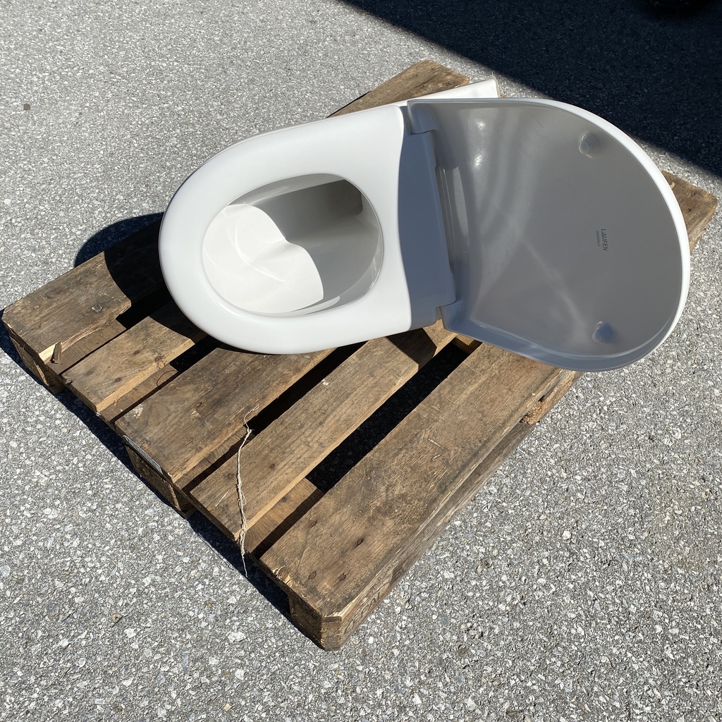 WC suspendu Laufen Moderna R avec lunette