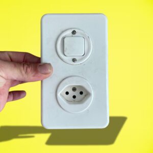 Interrupteur type felme avec prise